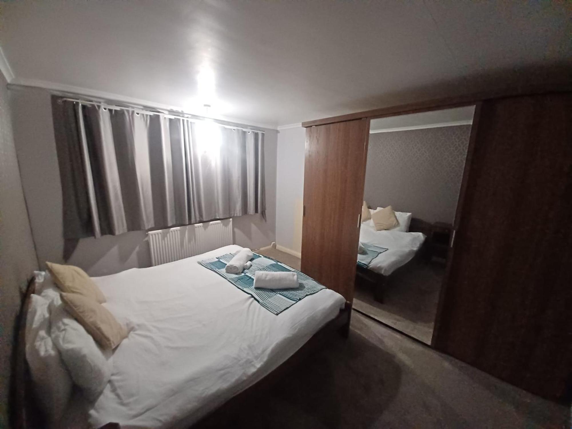 The Rushdon Apartment Grays Luaran gambar