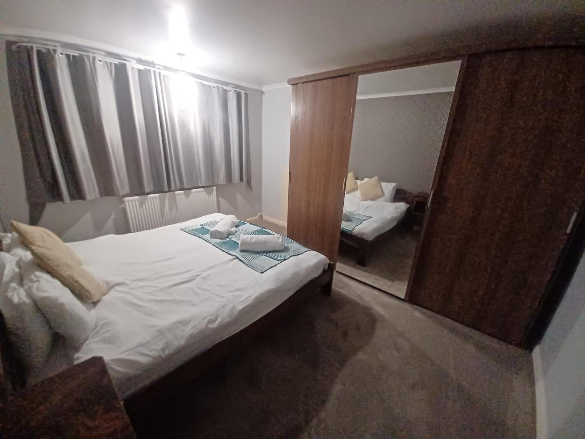 The Rushdon Apartment Grays Luaran gambar