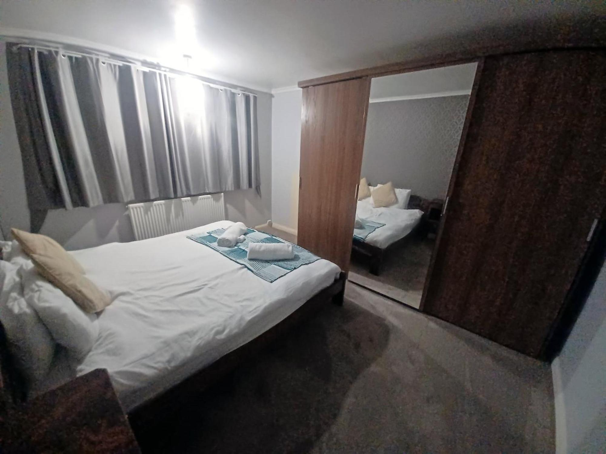 The Rushdon Apartment Grays Luaran gambar